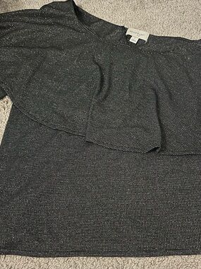 belle sky Black Metallic Ruffle Knit Top